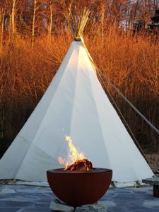 tipi grillades au feu de bois bbc brasero plancha à bois damien rais foyer exterieur barbecue acier inox cheminee jardin cheminée d extérieur min