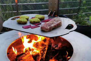 brasero plancha accesssoires plancha damien rais barbecue BBQ grill design firepit openfire cheminée acier jardin extérieur grillade outdoor kitchen jura 1