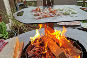 brasero plancha accesssoires raclette damien rais barbecue BBQ grill design firepit openfire cheminée acier jardin extérieur grillade outdoor kitchen jura 2.jpg