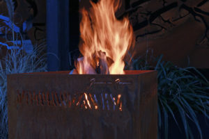 feu 2-nomade-barbecue-grill-design-braseros-firepit-openfire-cheminée-acier-jardin-extérieur-grillade-outdoor-kitchen-damien-rais-