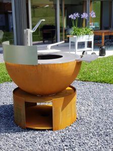 pieds sur mesures-origin-plancha-plancha à bois-met-inox-damienrais-foyer exterieur-brasero-barbecue- acier-inox-grillade-cheminee jardin-.jpg