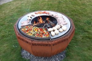 brasero plancha damien rais barbecue BBQ grill design firepit openfire cheminee acier jardin exterieur grillade outdoor kitchen jura 1 1