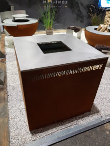 cube 3-feu-plancha-à-bois-brasero-en-acier-brasero-plancha-met-inox-damien-rais-foyer exterieur-brasero-barbecue- acier-inox-cheminee-de-jardin-design-