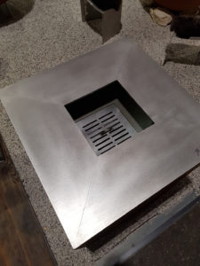 cube 5-feu-plancha-à-bois-brasero-en-acier-brasero-plancha-met-inox-damien-rais-foyer exterieur-brasero-barbecue- acier-inox-cheminee-de-jardin-design-