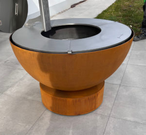 pied a roulettes acier oxyde origin plancha plancha a bois met inox damienrais foyer exterieur brasero barbecue acier inox grillade cheminee jardin min