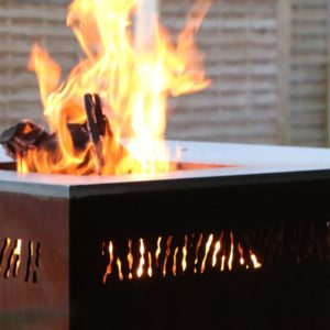 square-brasero-plancha-barbecue-grill-design-braseros-firepit-openfire-cheminée-acier-jardin-extérieur-grillade-outdoor-kitchen-damien-rais-14