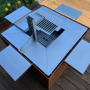 square-brasero-plancha-barbecue-grill-design-braseros-firepit-openfire-cheminée-acier-jardin-extérieur-grillade-outdoor-kitchen-damien-rais-4