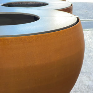 cupa-brasero-plancha-barbecue-grill-design-braseros-firepit-openfire-cheminée-acier-jardin-extérieur-grillade-outdoor-kitchen-damien-rais-1