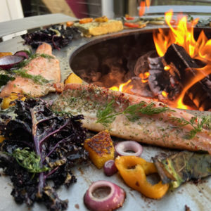 Origin-brasero-plancha-barbecue-grill-design-braseros-firepit-openfire-cheminée-acier-jardin-extérieur-grillade-outdoor-kitchen-damien-rais-25