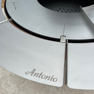 Origin-brasero-plancha-barbecue-grill-design-braseros-firepit-openfire-cheminée-acier-jardin-extérieur-grillade-outdoor-kitchen-damien-rais-7