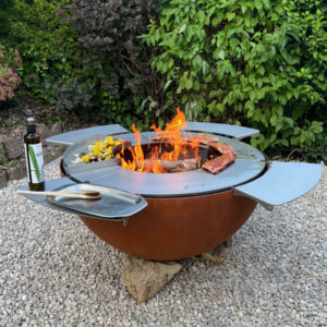 Origin-brasero-plancha-barbecue-grill-design-braseros-firepit-openfire-cheminée-acier-jardin-extérieur-grillade-outdoor-kitchen-damien-rais-9