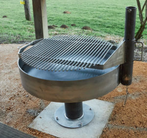 Ring-Grill-public-BBQ-Barbecue-Openfire-Grillades-Outdoorkitchen-Club-Public bbq-Picnic-Damien Rais 011c