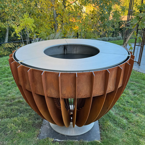 brasero-plancha-ellipsis-100-barbecue-grill-design-braseros-firepit-openfire-cheminée-acier-jardin-extérieur-grillade-outdoor-kitchen-10a