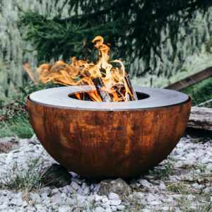 feu-2019-plancha-à-bois-brasero-en-acier-brasero-plancha-met-inox-damien-rais-foyer exterieur-brasero-barbecue- acier-inox-cheminee-de-jardin-design-a