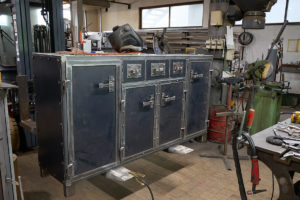 mobilier-acier-buffet-Damien-Rais-1