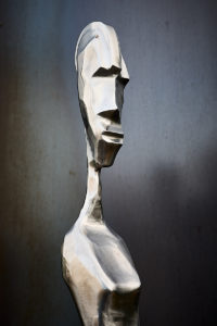 Damien-Rais-sculpture-inox-Confidente-11