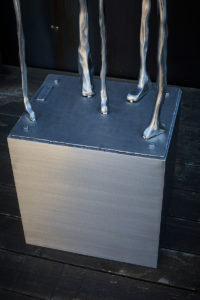 Tribu-sculpture-inox-Damien-Rais-1