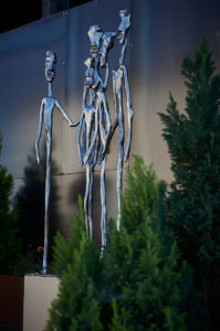 Tribu-sculpture-inox-Damien-Rais-3